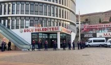 Bolu Belediyesinde "araç kiralama ihalelerinde usulsüzlük"... 14 zanlı adliyede