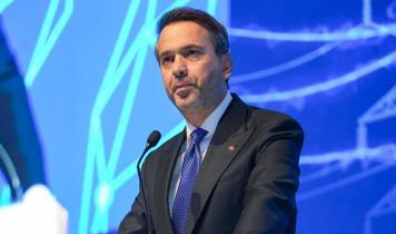Geleceğin mühendislerine dev destek: Bakan Bayraktar'dan burs müjdesi