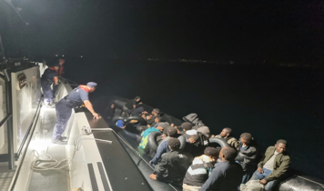 Yunanistan yine ölüme itti: İzmir'de 57 düzensiz göçmen kurtarıldı