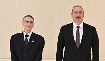 Aliyev, Nobel ödüllü Türk bilim insanı Aziz Sancar'ı "Şöhret" nişanıyla ödüllendirdi