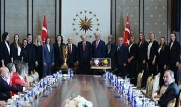 Cumhurbaşkanı Erdoğan, Avrupa Şampiyonu milli voleybolcuları kabul etti