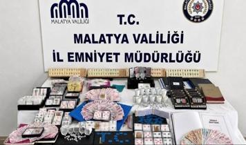 Battalgazi'de kumar baskını: Dernek görünümlü mekanlarda uyuşturucu ve milyonluk senetler çıktı