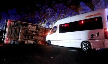 Giresun'da can pazarı: Feci çarpışmada 23 kişi yaralandı