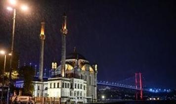 İstanbul'un bazı bölgelerinde sağanak etkili oldu