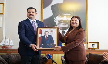 AK Partili İnan'dan Özel'e Foça ayarı: Daha dün kefildiniz, şimdi ne oldu