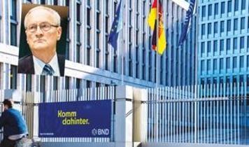 Almanya'da BND eski başkanı ve özel kalem müdürü casusluk suçlamasıyla tutuklandı