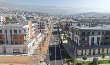 Deprem sonrası yeniden inşa edilen iş yerlerinde ticari hayat başladı