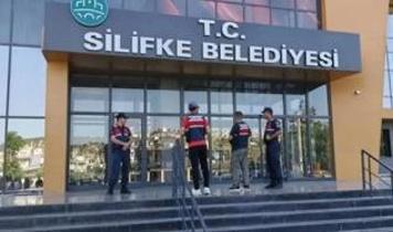 Silifke Belediyesi'ne yolsuzluk ve rüşvet operasyonu!: 7 şüpheli gözaltında