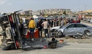 Kahramanmaraş'ta bir kişinin öldüğü trafik kazasında MHP Kahramanmaraş Milletvekili Karakoç ile 6 kişi yaralandı
