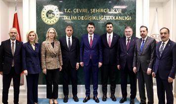 İzmir'de fetret dönemi sona eriyor! İlk zirve gerçekleşti: Bakan Kurum'dan yatırım müjdesi