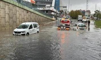 Olumsuz hava koşulları kampüsleri durdurdu: İstanbul'da hangi üniversiteler tatil edildi?