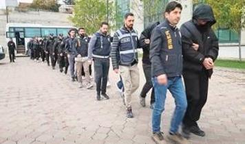 Çalıntı kimliklerle bahse girdiler!