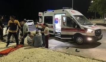 Şanlıurfa'da otomobil tahliye kanalına devrildi: 3 yaralı