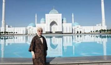 Emine Erdoğan'dan İmam Buhari Türbesi'ne ziyaret