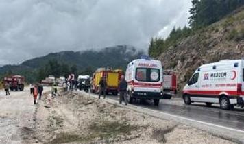 Burdur'da otobüs kazası: 1 ölü, 9 yaralı