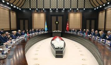 Cumhurbaşkanı Erdoğan, Kazakistan Cumhurbaşkanı Tokayev ile heyetler arası görüşmeye başkanlık etti