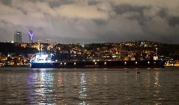 İstanbul Boğazı'nda gemi trafiği kargo gemisindeki arızanın giderilmesinin ardından açıldı