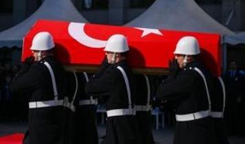 Hakkari'de bir askerimiz şehit oldu