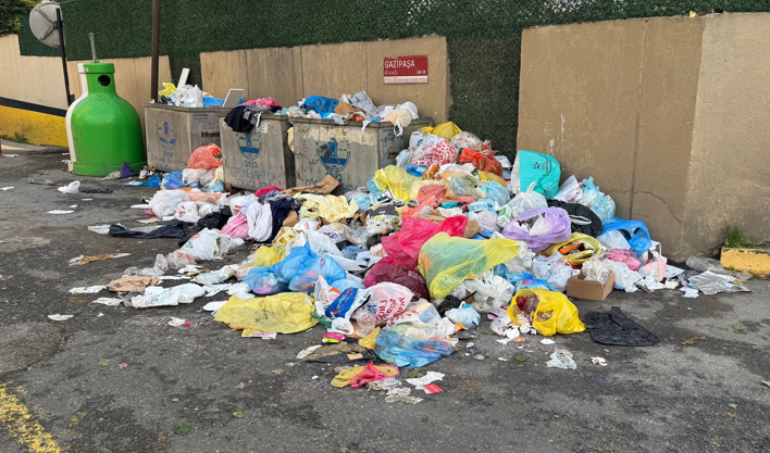 Çöp yığınlarına vatandaştan tepki... CHP'li belediye hizmette sınıfta kaldı