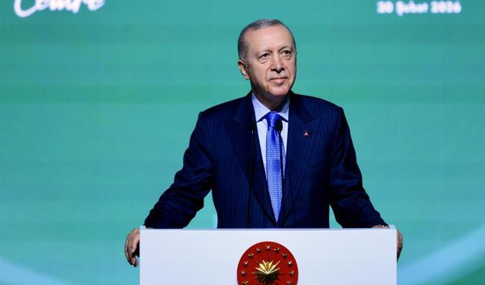 Cumhurbaşkanı Erdoğan'dan gençlere mesaj: Onlarla yürümek ayrı bir gurur