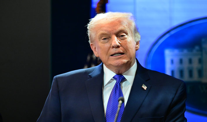 Trump'tan mahkeme kararına sert tepki: Gümrük vergilerinde alternatif yollar uygulanacak