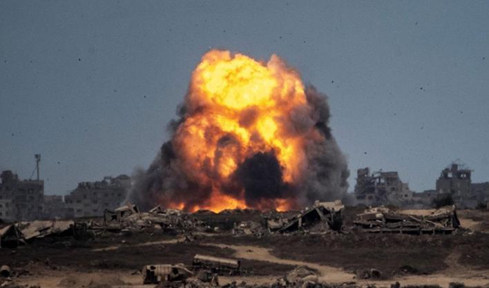 Katil İsrail ateşkese rağmen Gazze'de hava ve topçu saldırıları düzenledi