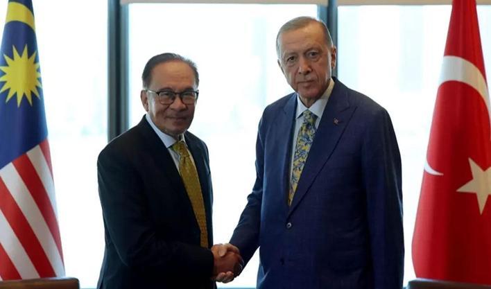 Cumhurbaşkanı Erdoğan, Malezya Başbakanı Enver İbrahim ile görüştü