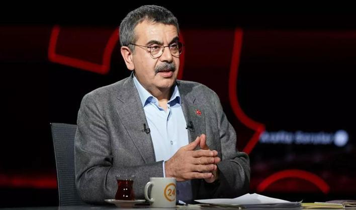 Bakan Tekin'den "küfür" tepkisi: Midem Özgür Özel kadar geniş değil