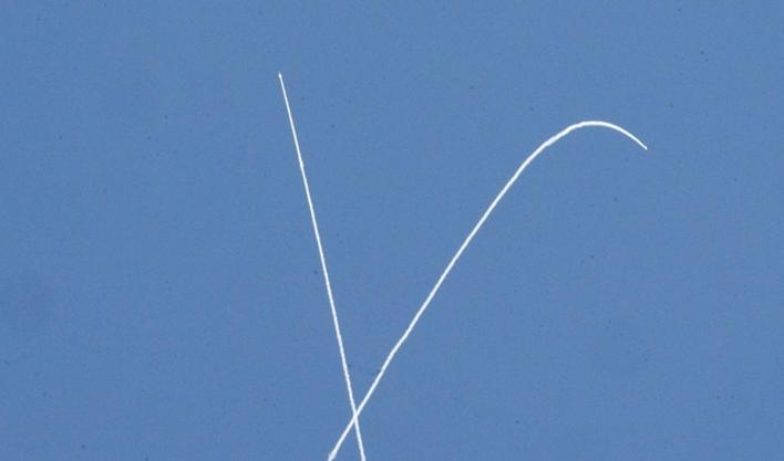 İran'ın art arda yaptığı misillemelerde İsrail'in merkez ve güneyinde sirenler çaldı