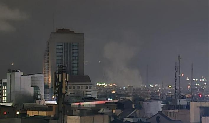 İran'ın başkenti Tahran'ın yoğun nüfuslu bölgelerinde art arda patlamalar meydana geldi