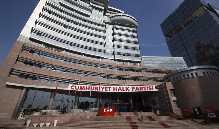 CHP'de yaprak dökümü... İl başkanı partiden istifa ettiğini duyurdu