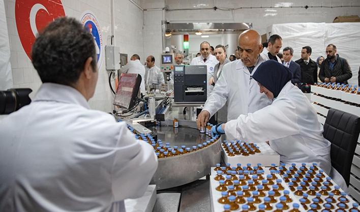 Küresel salgına Türkiye çözümü: 2 milyon aşıyı ulaştırdı