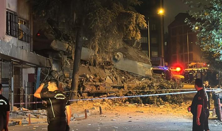 Bahçelievler'de korkutan anlar: 4 katlı bina yerle bir oldu