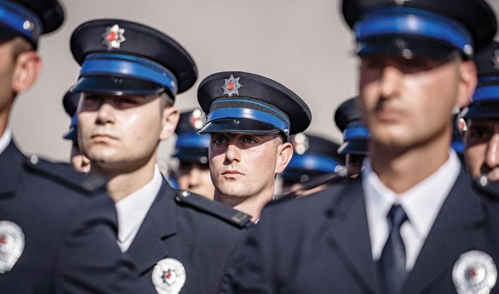 Emniyet Genel Müdürlüğü Polis Meslek Yüksekokulu'na 3 bin 250 öğrenci alımı için başvurular başladı!