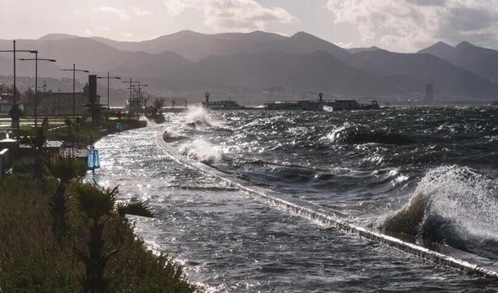 Meteorolojiden kuvvetli rüzgar ve sağanak alarmı: Çatı uçması ve ulaşım riski