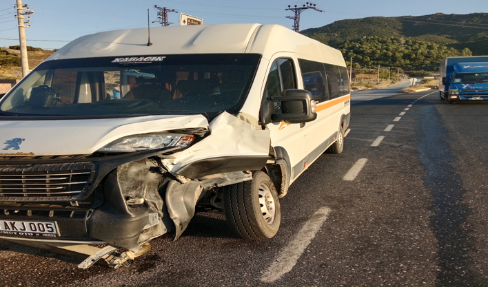 Aydın'ın Çine ilçesinde minibüsle çarpışan motosiklet sürücüsü hayatını kaybetti