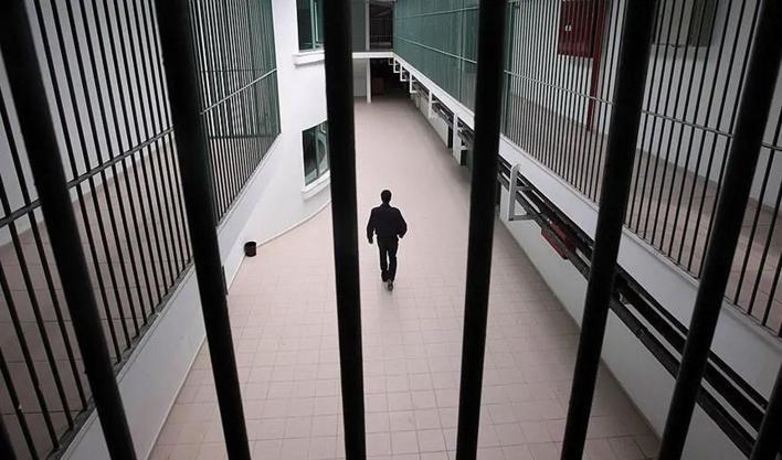 Müvekkiline yasaklı madde götürürken yakalandı: Artık beraber hapis yatacaklar