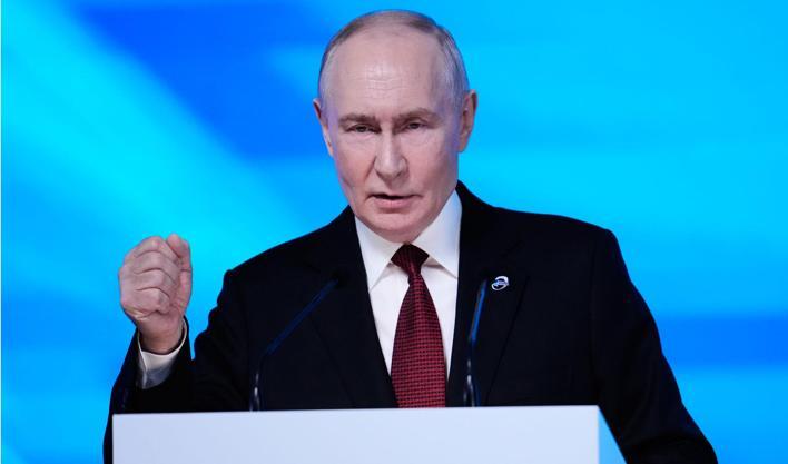Putin'den saldırı tehditlerine sert cevap: Tüm silahlarımızı kullanırız