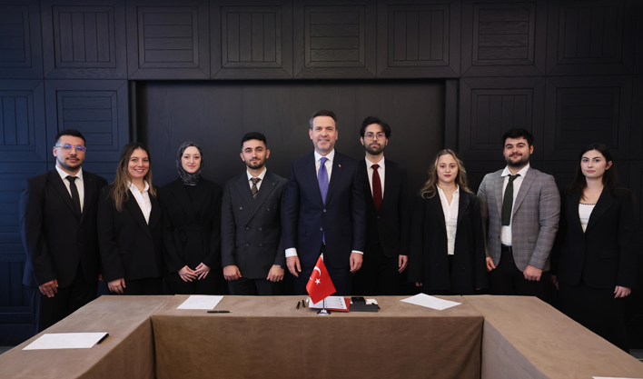 Yeni hedef Sinop ve Trakya: Bakan Bayraktar Moskova'da geleceğin nükleer kadrosuyla buluştu