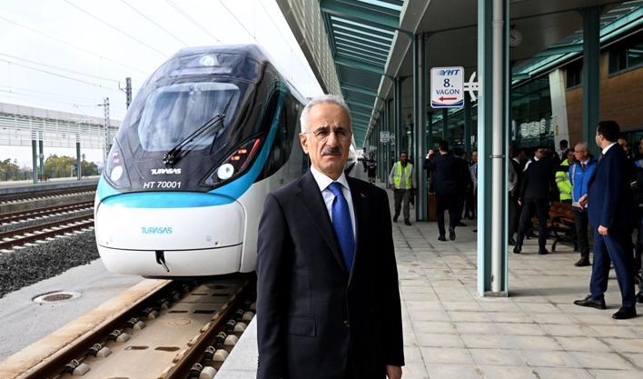 Test sonrası tarih verildi! Milli hızlı trenimiz yolcu taşımaya hazırlanıyor