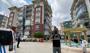 2 yaşındaki çocuğun apartmanın 5'inci katından düşme anı kamerada