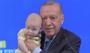 Cumhurbaşkanı Erdoğan'ın kürsüsünde minik misafir
