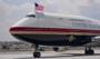 Trump'ın Air Force One'u, savunma önlemlerinden yoksun olabilir iddiası